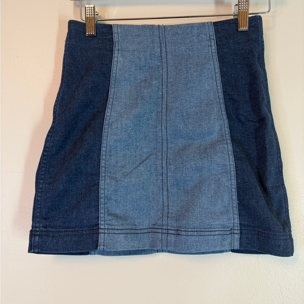 Free People Two Tone Multi Panel Stretch Denim Zip Back Mini Skirt EUC Size 0 - Picture 3 of 6